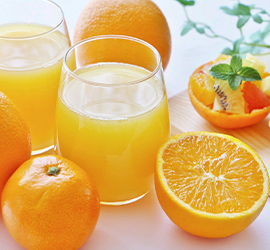 100％オレンジジュース